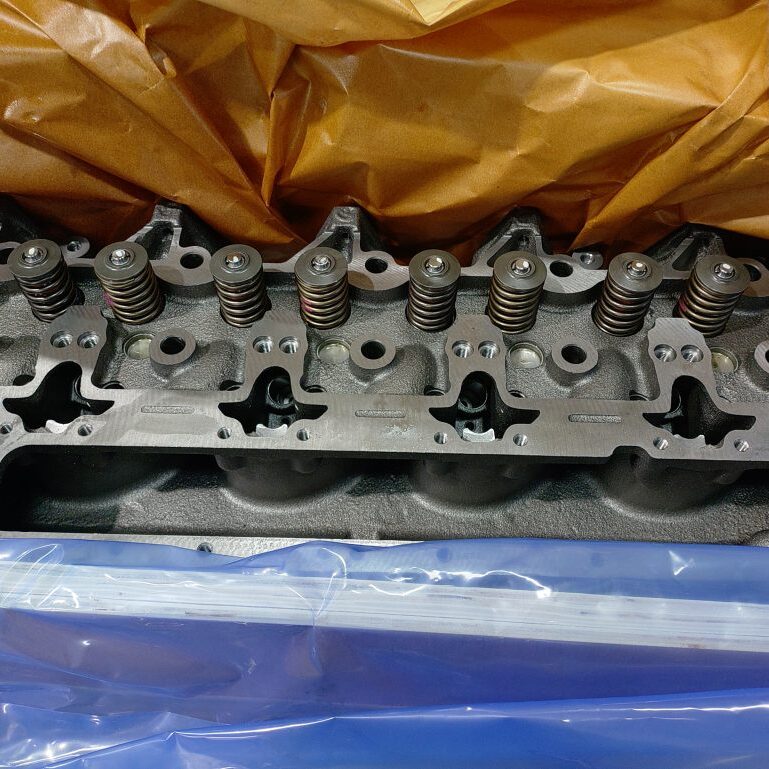 NEW 3936152 Cummins loaded 12 valve cylinder head
